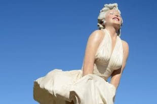 Marilyn Monroe statue