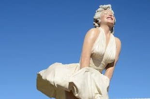 Palm Springs statue of Marilyn Monroe